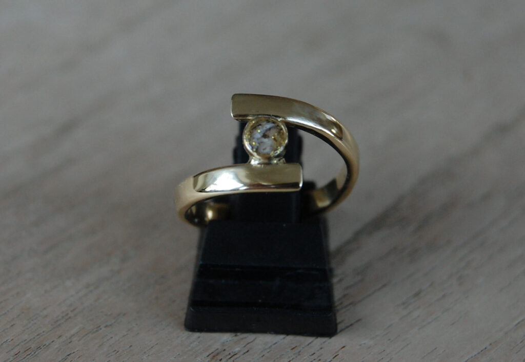 ring goud as epoxyhars goudglitter