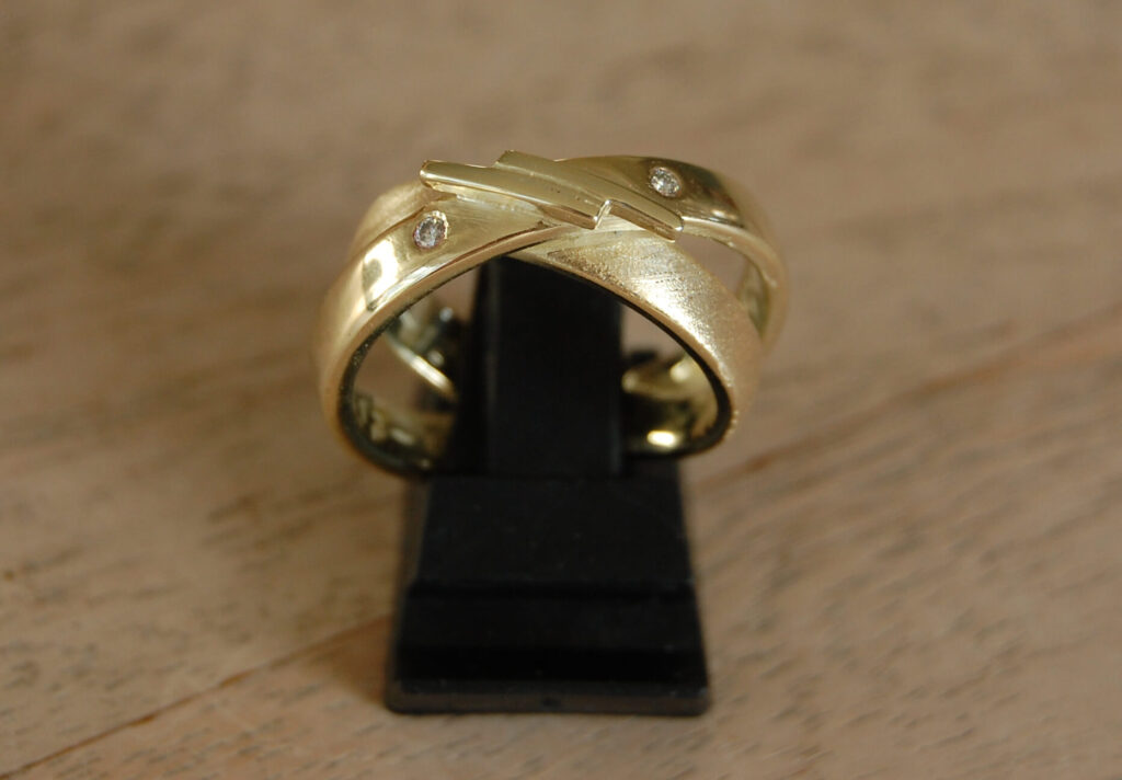 trouwringen goud diamanten as
