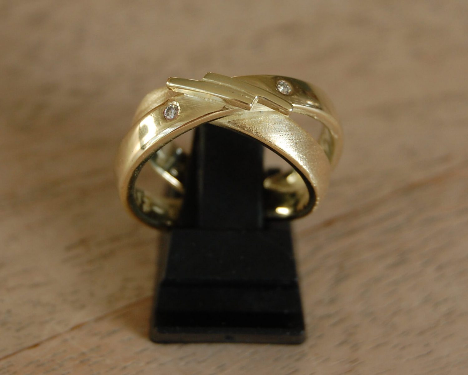 trouwringen goud diamanten as
