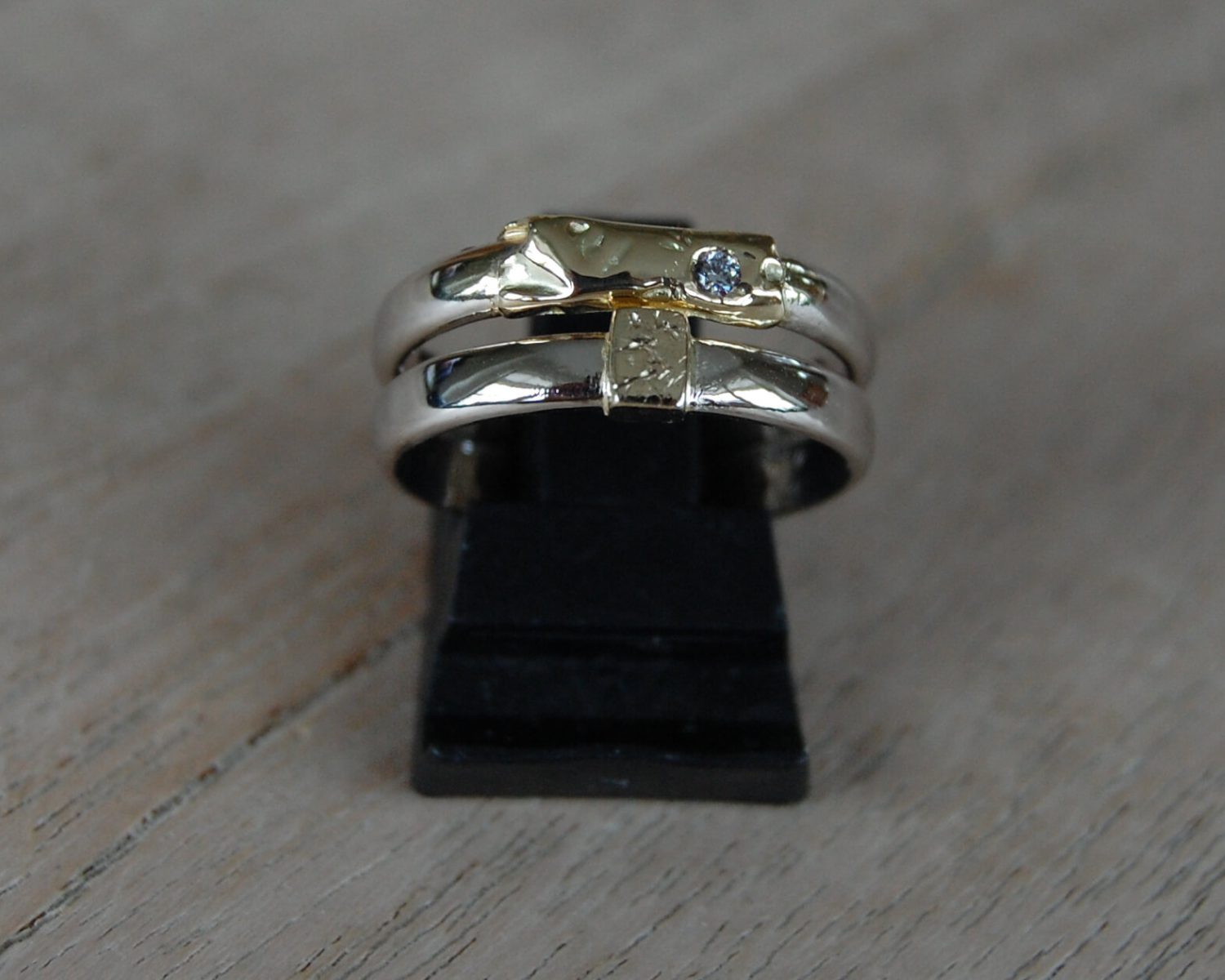 ringen witgoud geelgoud diamant as