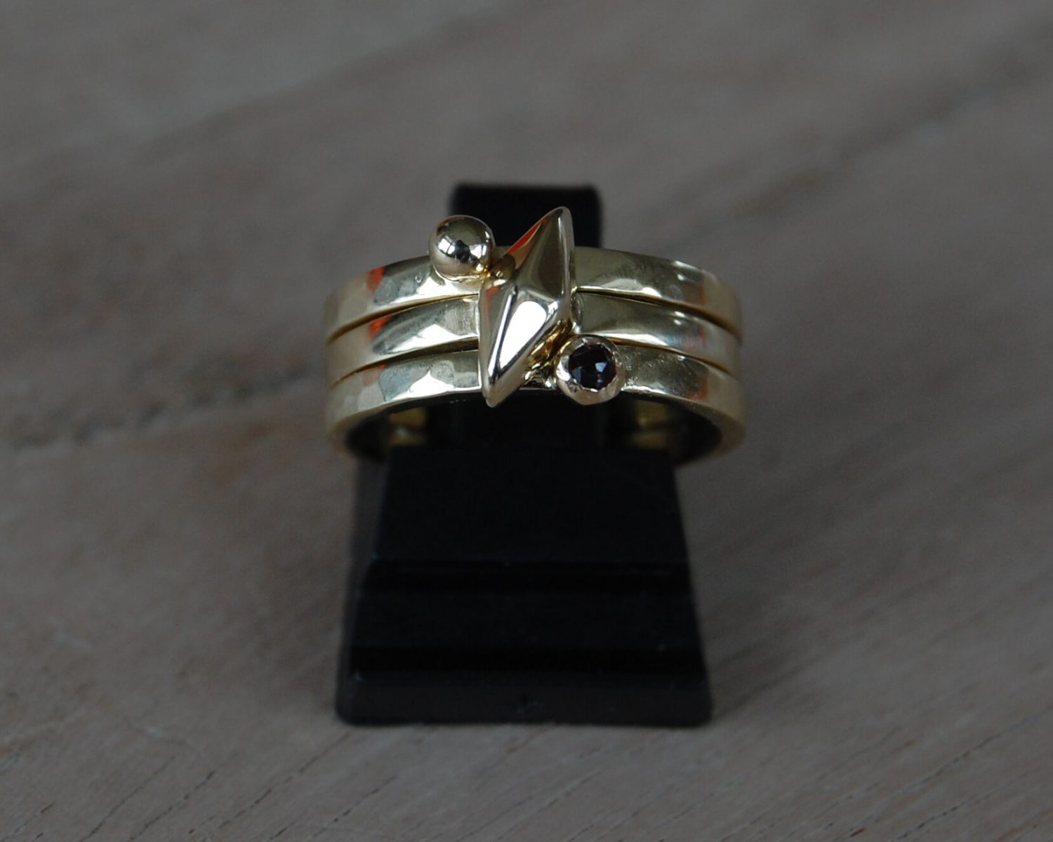 ringen goud granaat