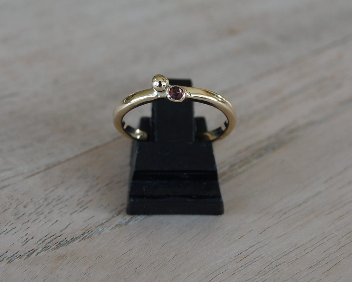 ring goud granaat