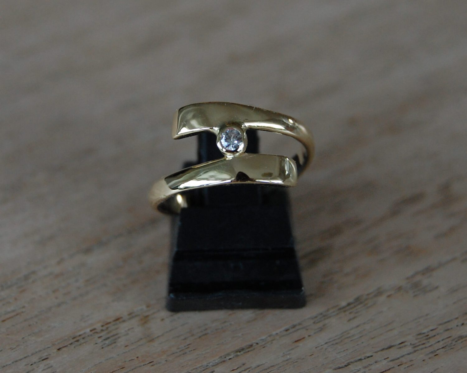 ring goud zirkonia