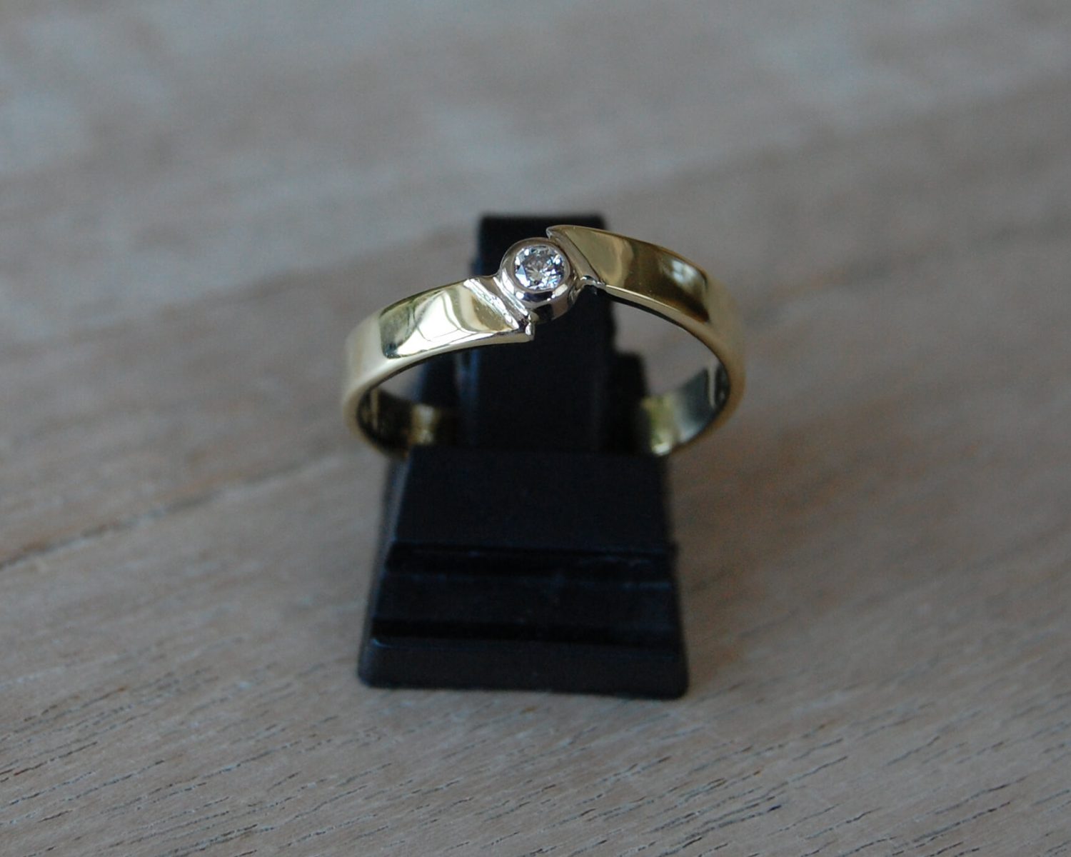 trouwring geelgoud witgoud diamant