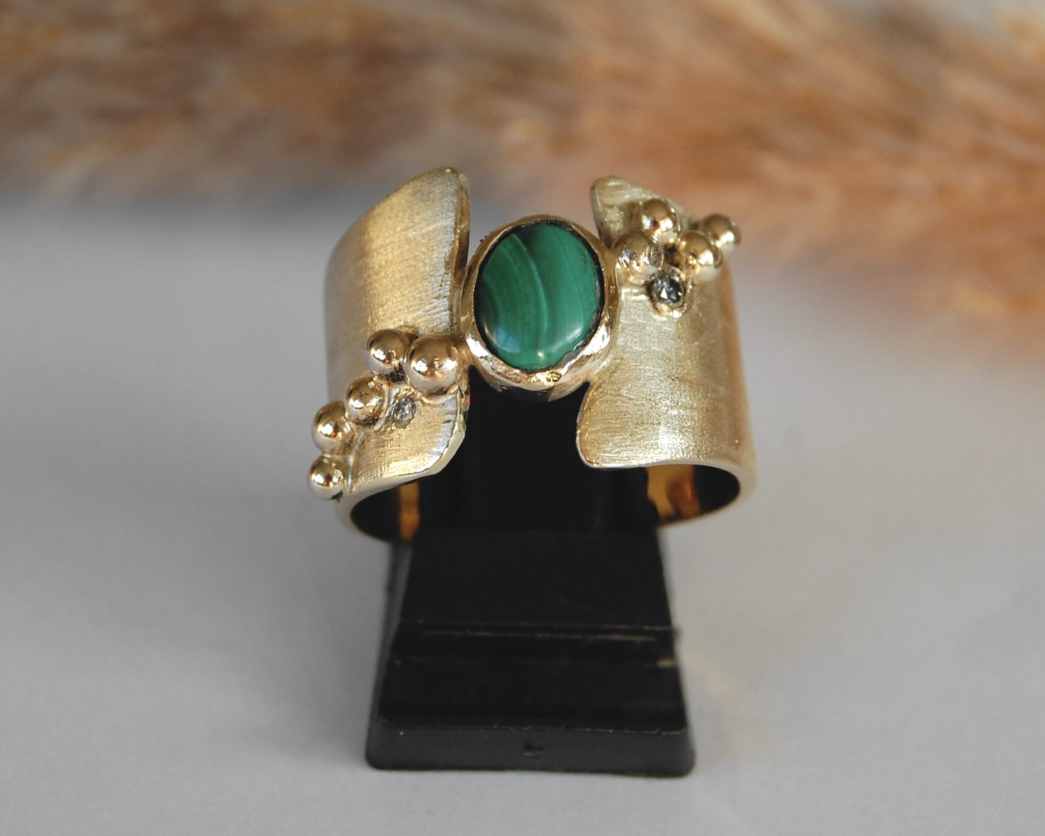 ring geelgoud witgoud malachiet diamanten