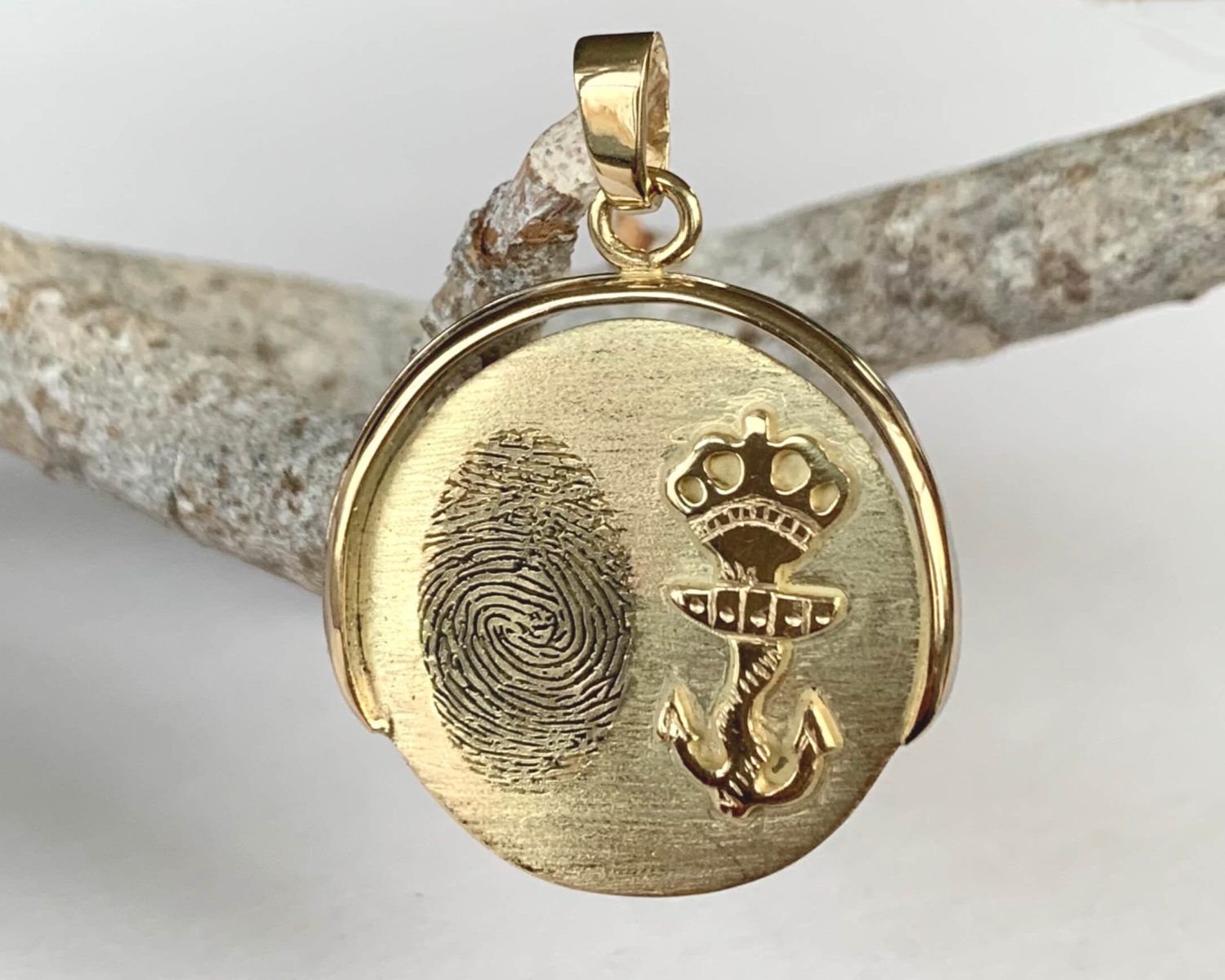 hanger geelgoud witgoud vingerafdrukken