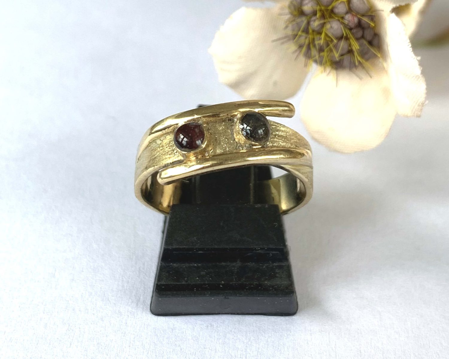 ring goud granaat hematiet
