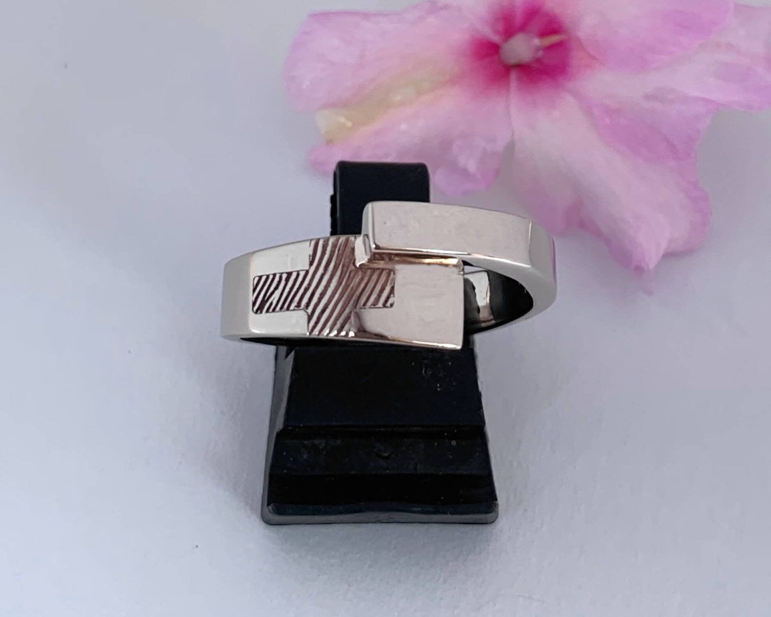 ring witgoud vingerafdruk